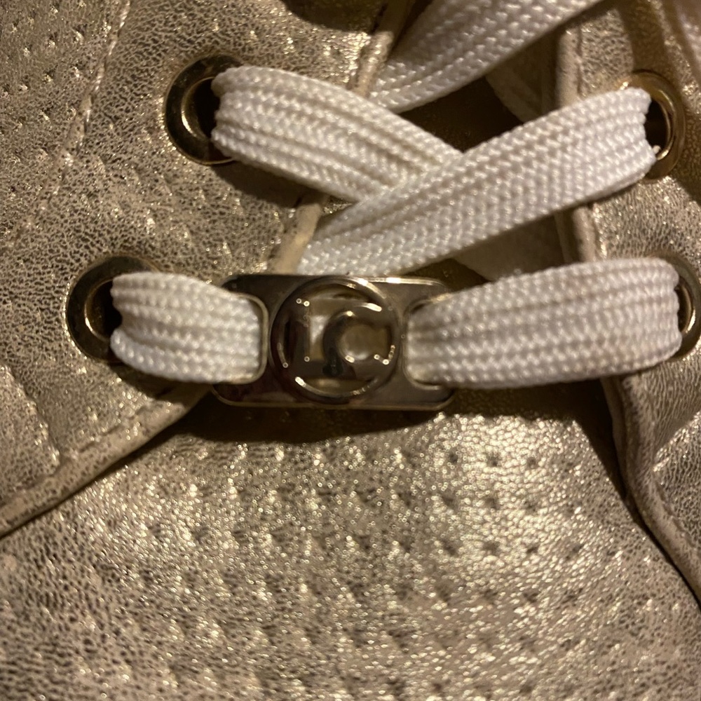 Shoes - Picture 5 of 6